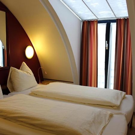 Affordable Rooms In Heart Of Lucerna Exterior foto