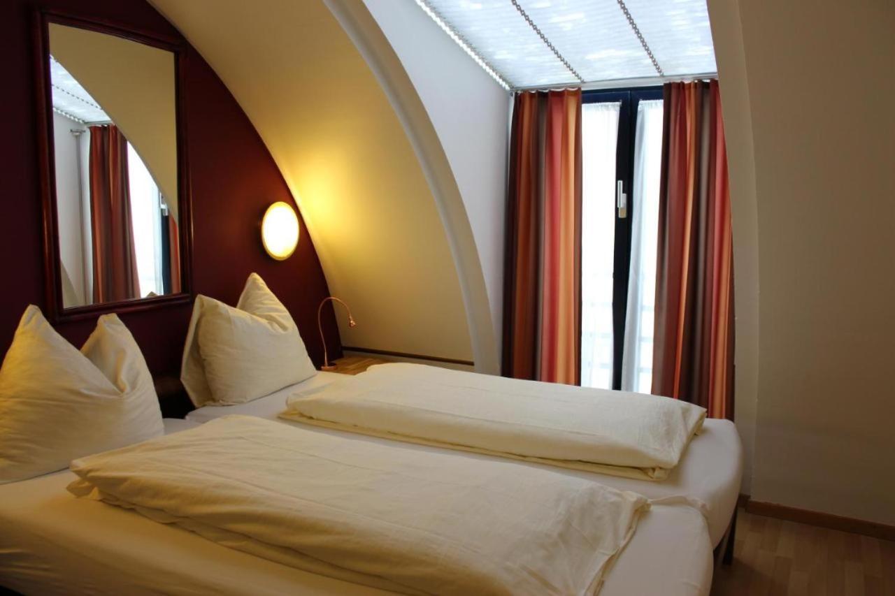 Affordable Rooms In Heart Of Lucerna Exterior foto