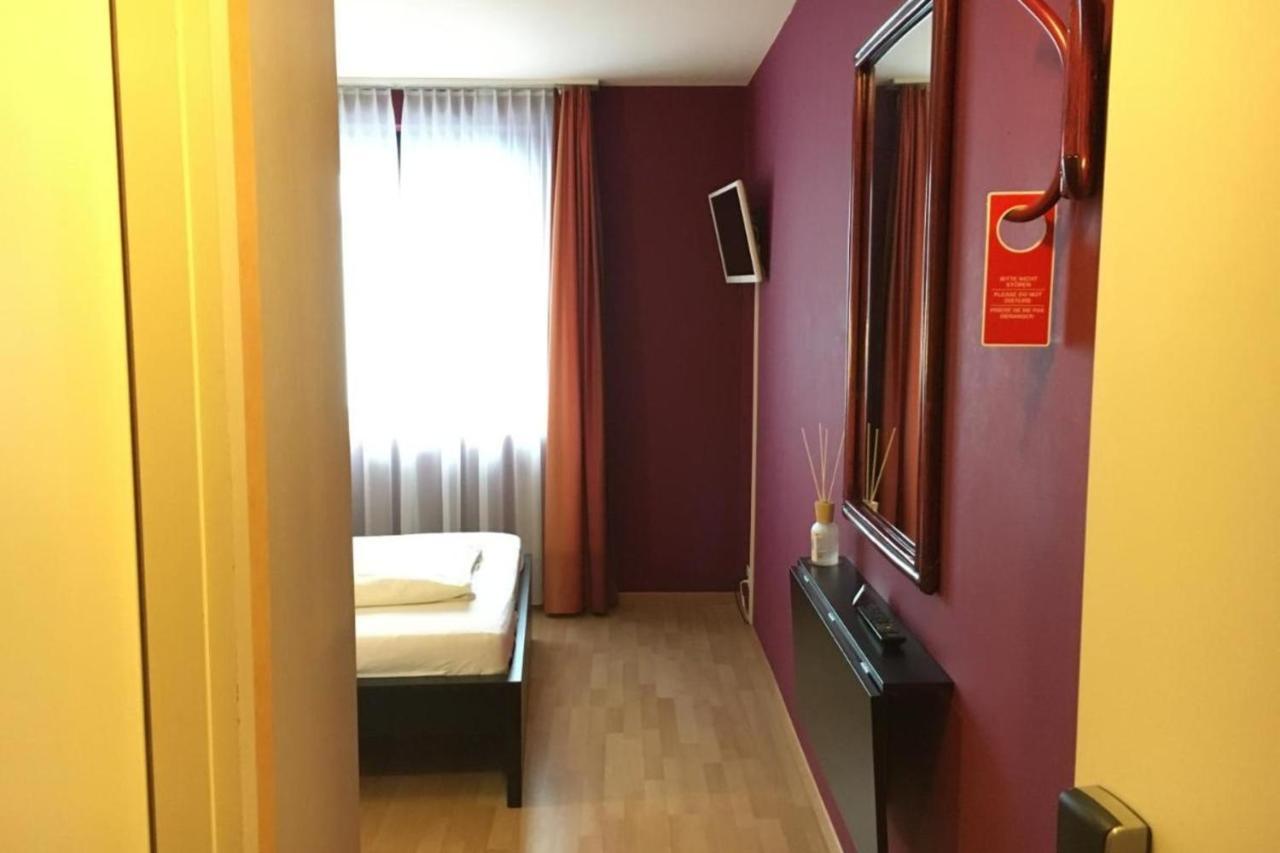 Affordable Rooms In Heart Of Lucerna Exterior foto